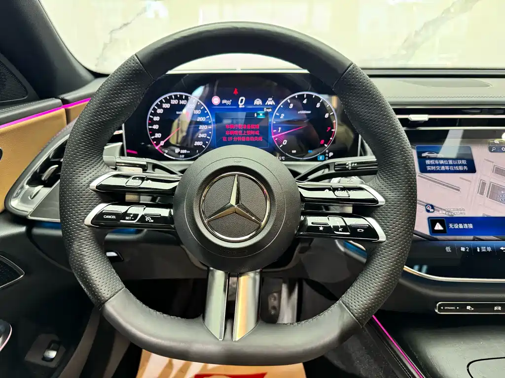 Mercedes-Benz E-Class — миниатюра 10