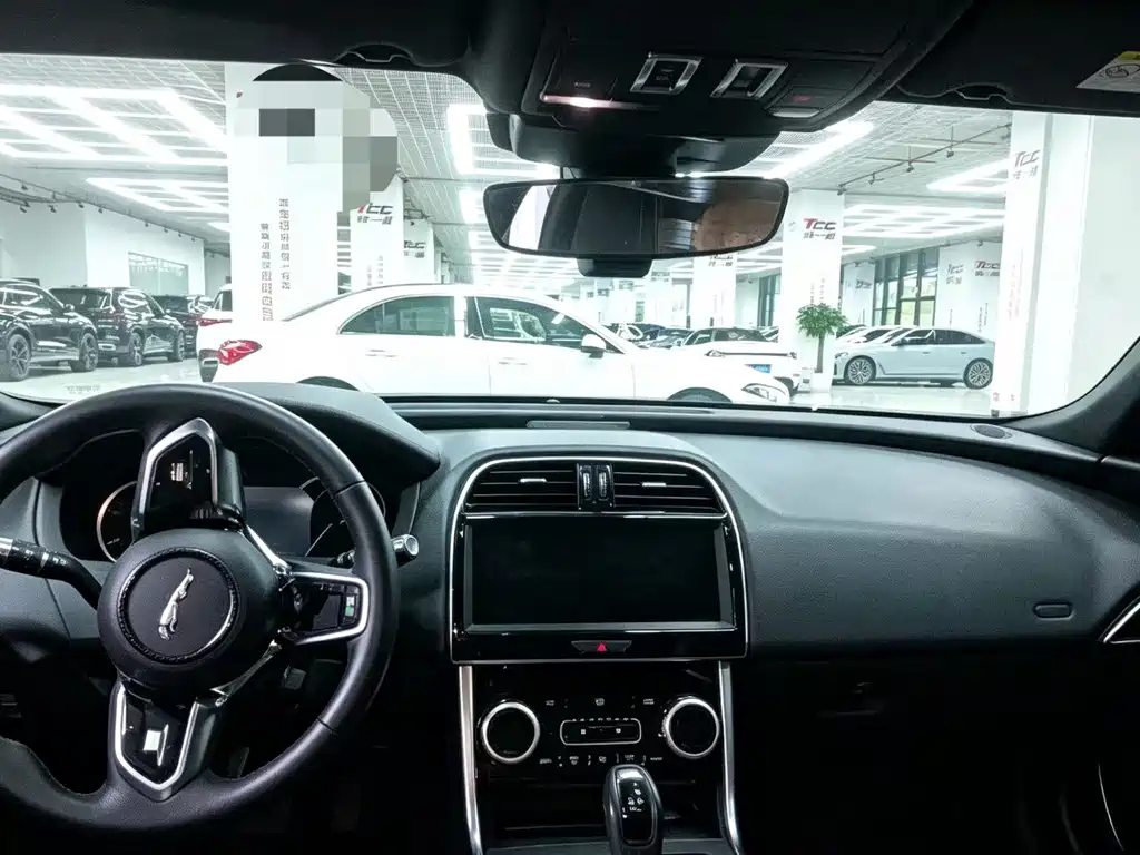 Jaguar XEL — миниатюра 3
