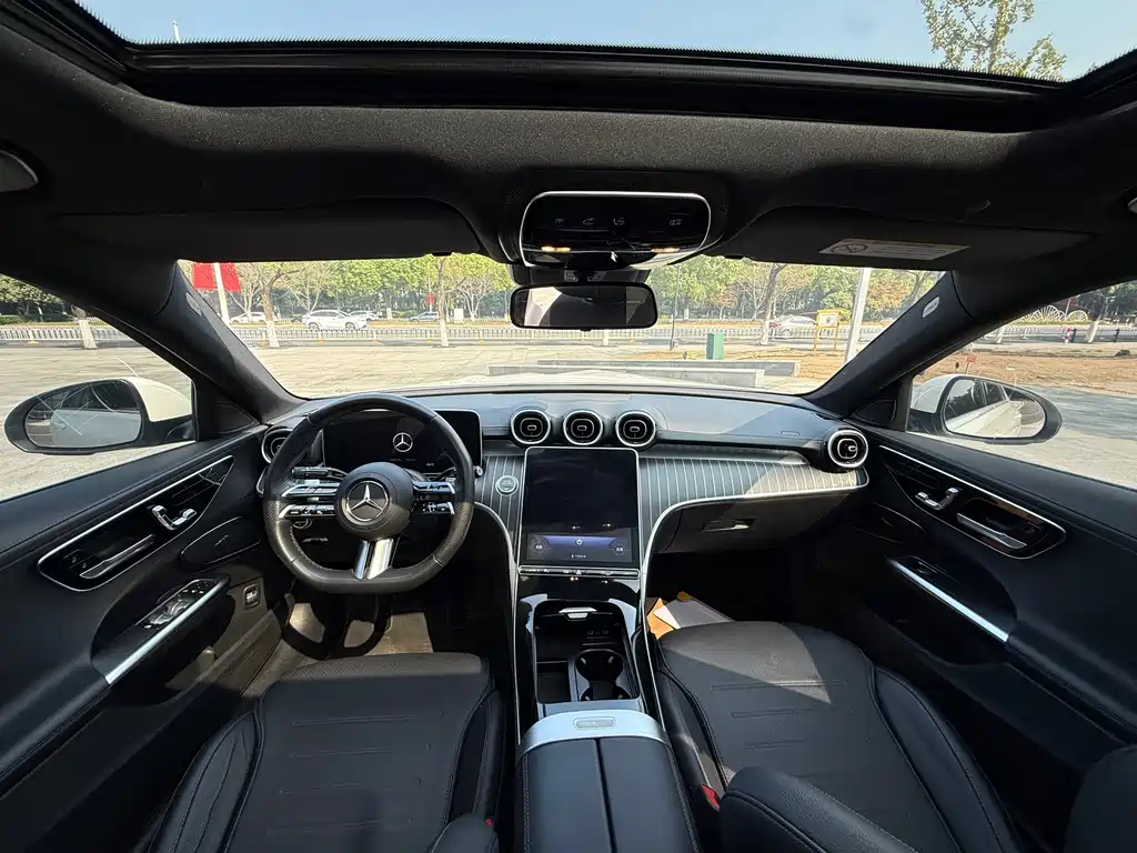 Mercedes-Benz C-Class — миниатюра 12
