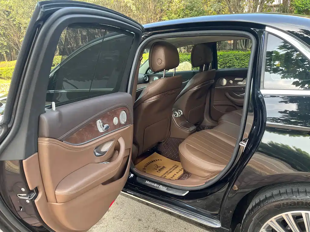 Mercedes-Benz E-Class — миниатюра 5
