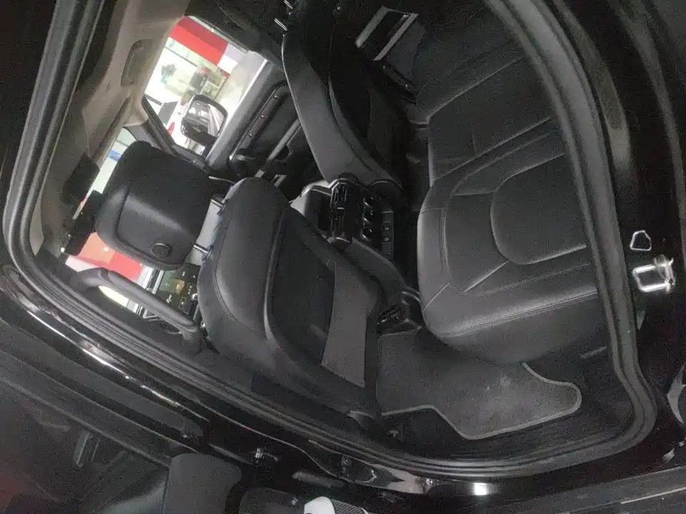 Land Rover Defender — миниатюра 6