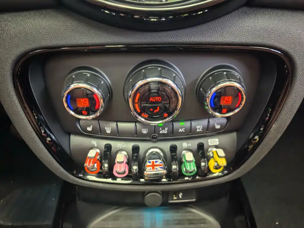 MINI Mini Clubman — миниатюра 8