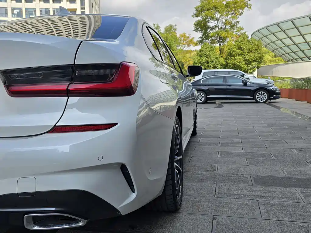 BMW 3 Series — миниатюра 8