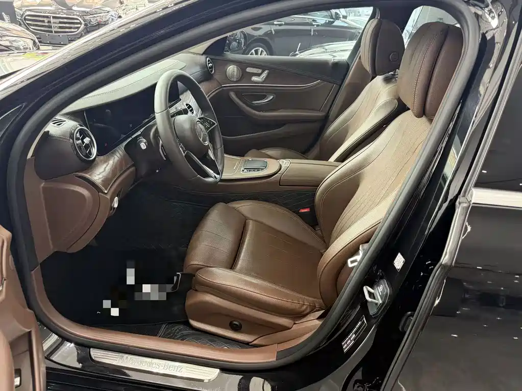 Mercedes-Benz E-Class — миниатюра 3