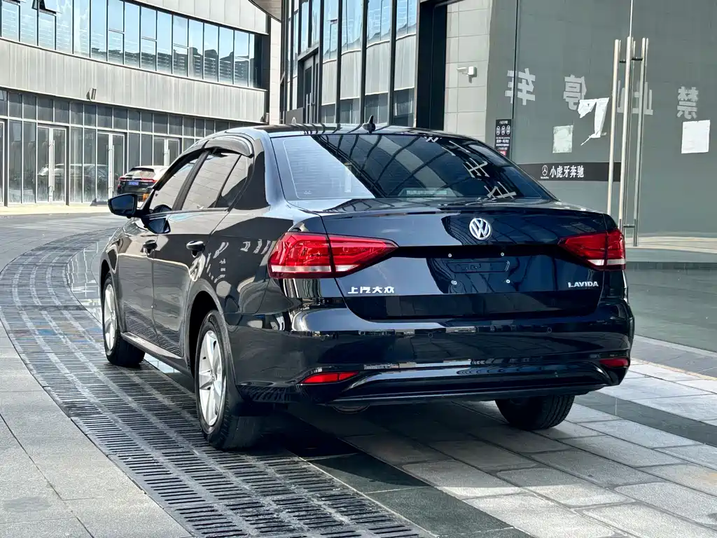 Volkswagen Lavida — миниатюра 6