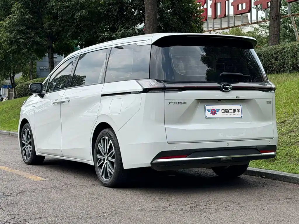 GAC Motor Trumpchi E8 PHEV — миниатюра 4