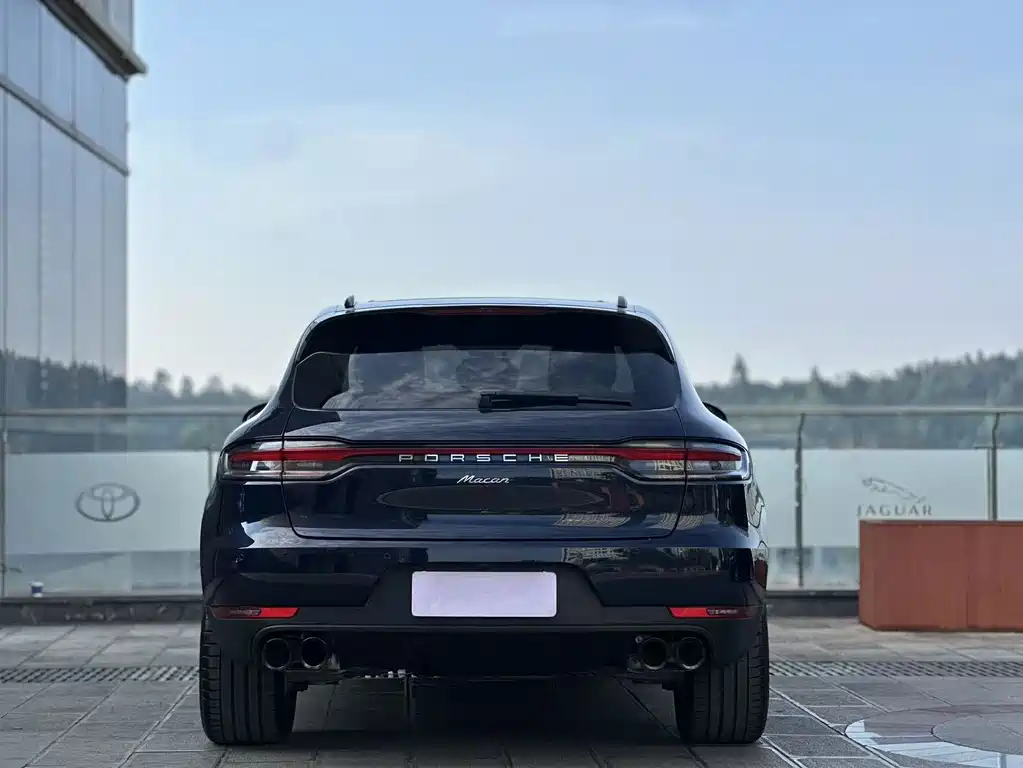 Porsche Macan — миниатюра 5