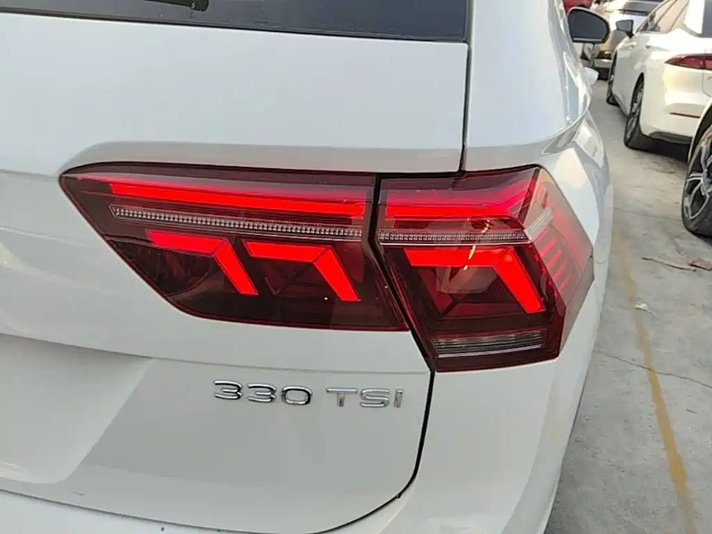 Volkswagen Tiguan L — миниатюра 8