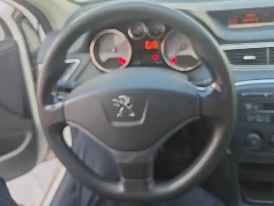 Peugeot 308 — миниатюра 15