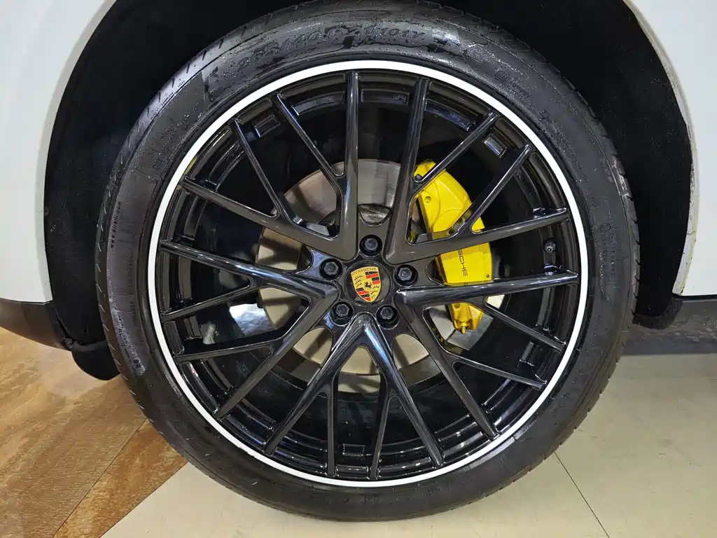Porsche Macan — миниатюра 16