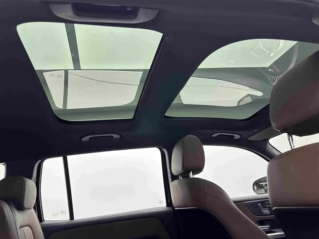 Mercedes-Benz GLB — миниатюра 21
