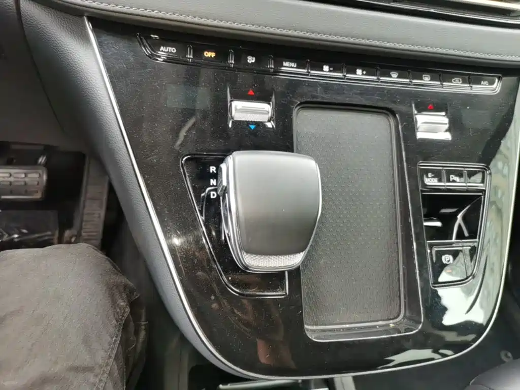 Hongqi Hongqi HQ9 PHEV — миниатюра 14