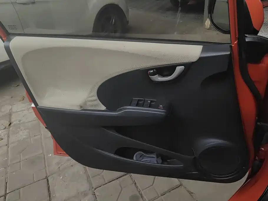 Honda Fit — миниатюра 7