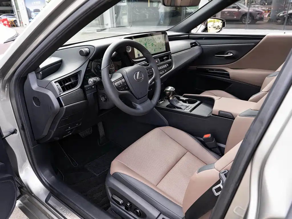 Lexus ES — миниатюра 9