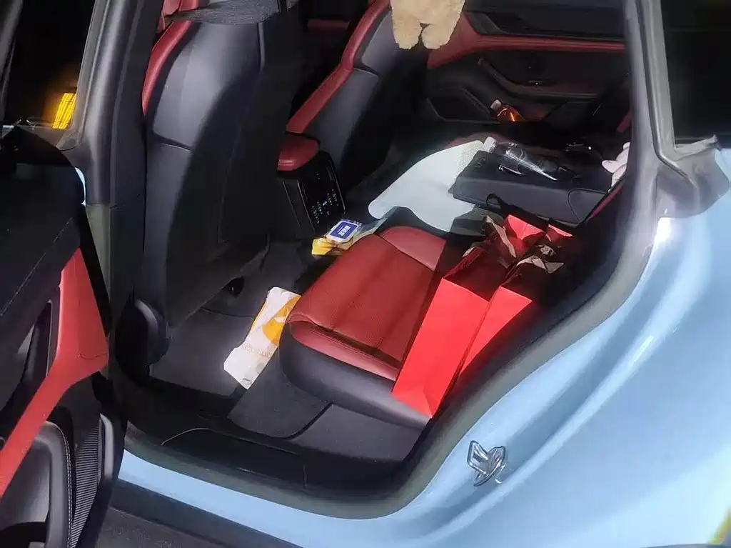 Porsche Taycan — миниатюра 2