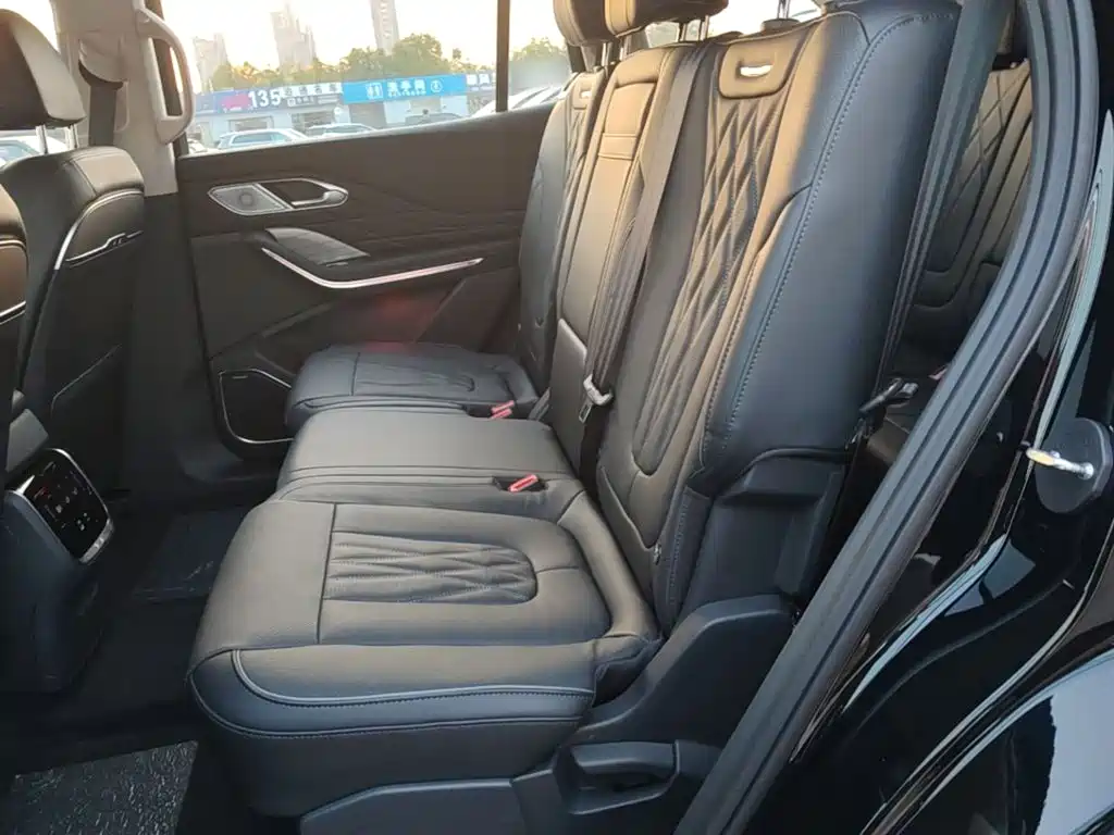 Hongqi Hongqi HS7 PHEV — миниатюра 17