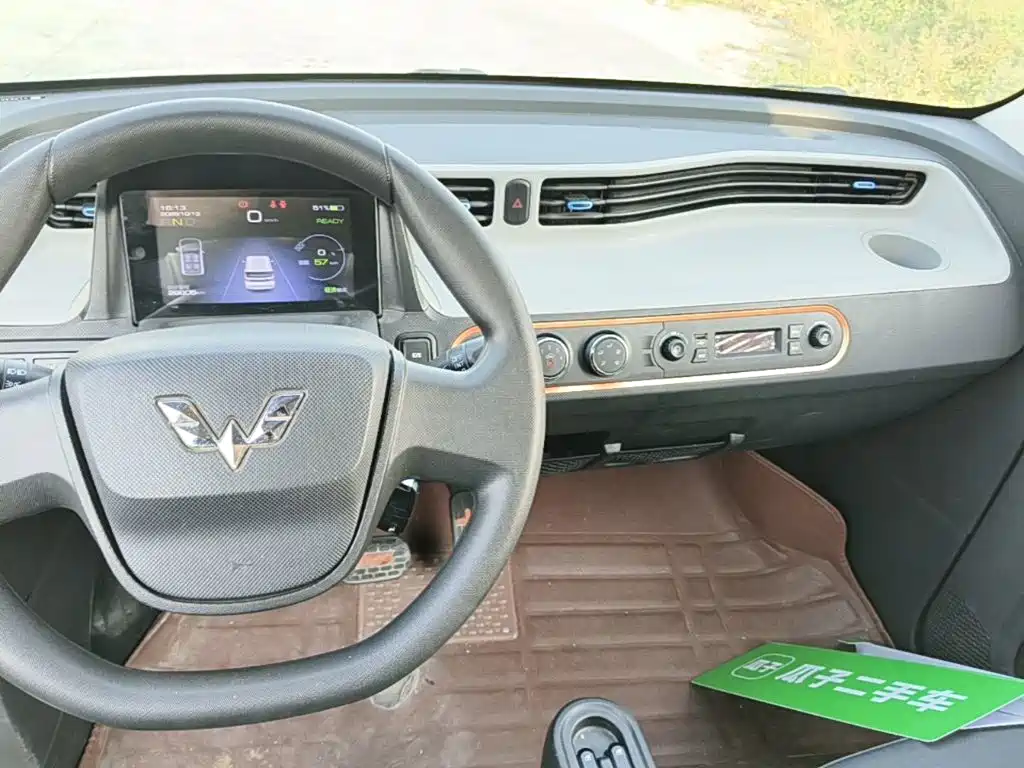 Wuling MINIEV — миниатюра 10