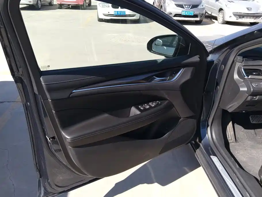 Buick LaCrosse — миниатюра 7