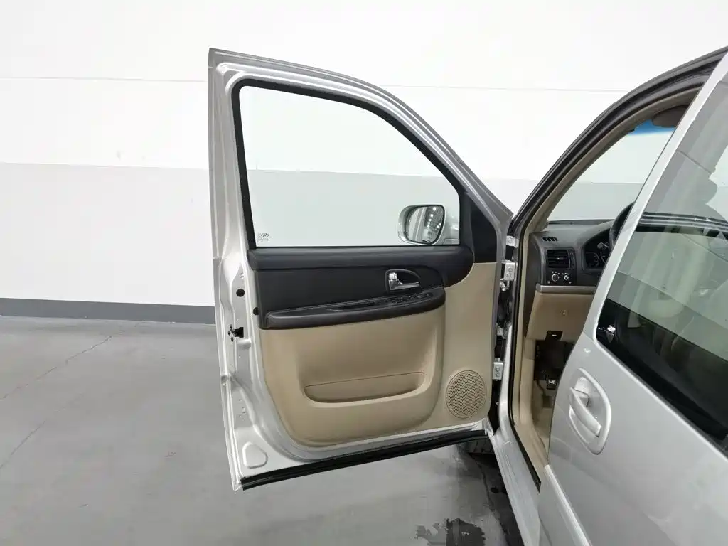 Buick GL8 — миниатюра 8