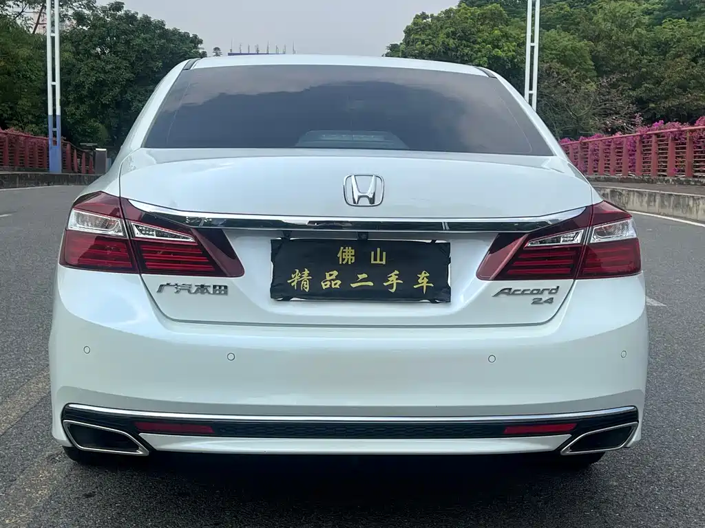 Honda Accord — миниатюра 7