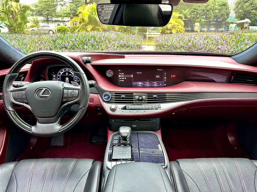 LEXUS LS