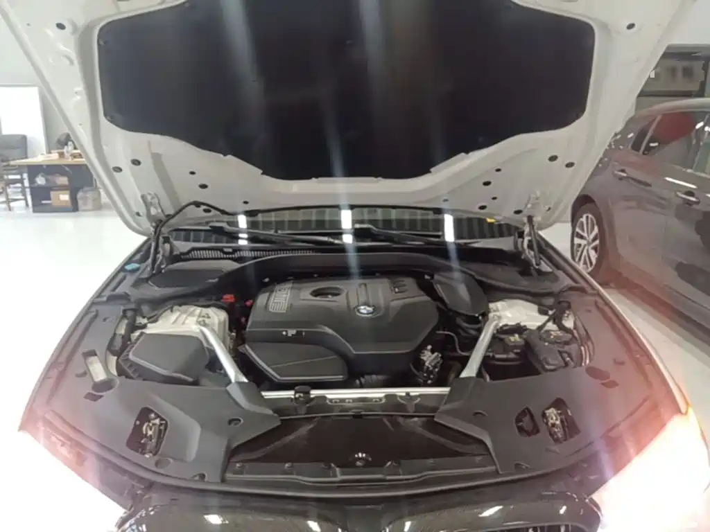 BMW 5 Series — миниатюра 20