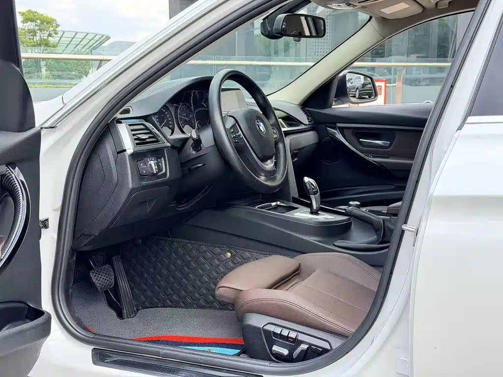 BMW 3 Series — миниатюра 8
