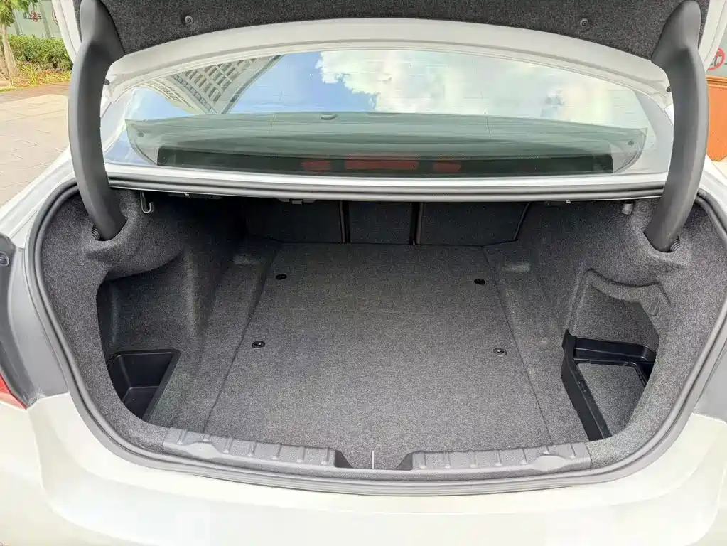 BMW 3 Series — миниатюра 14