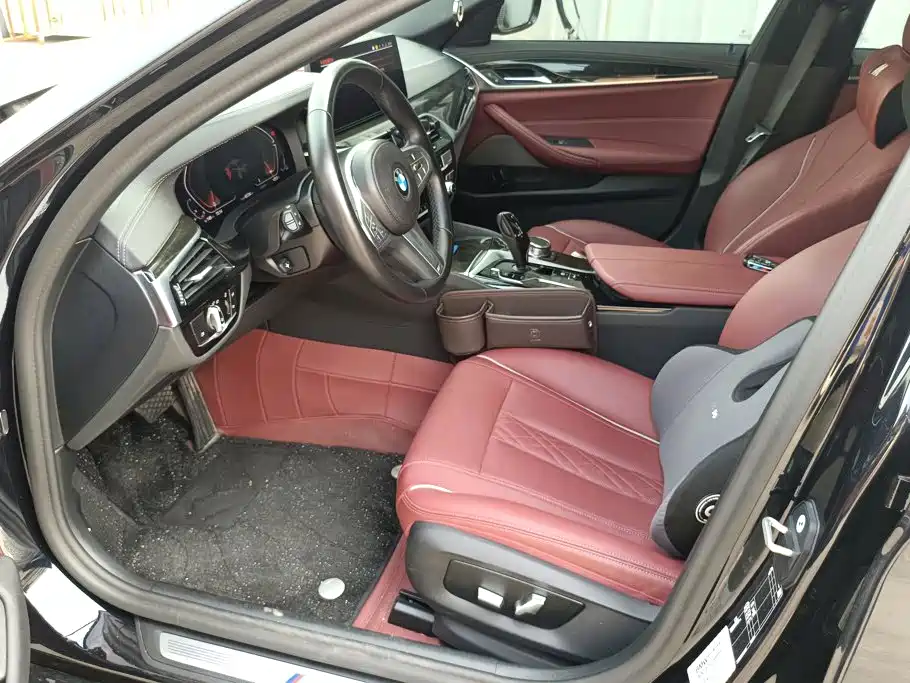 BMW 5 Series — миниатюра 9