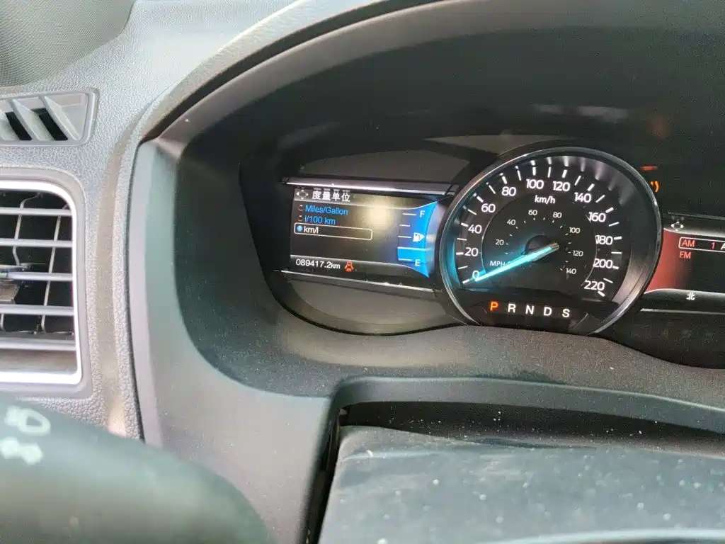 Ford Explorer (Import) — миниатюра 5