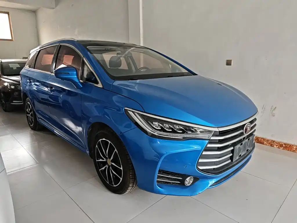 BYD MAX — миниатюра 4