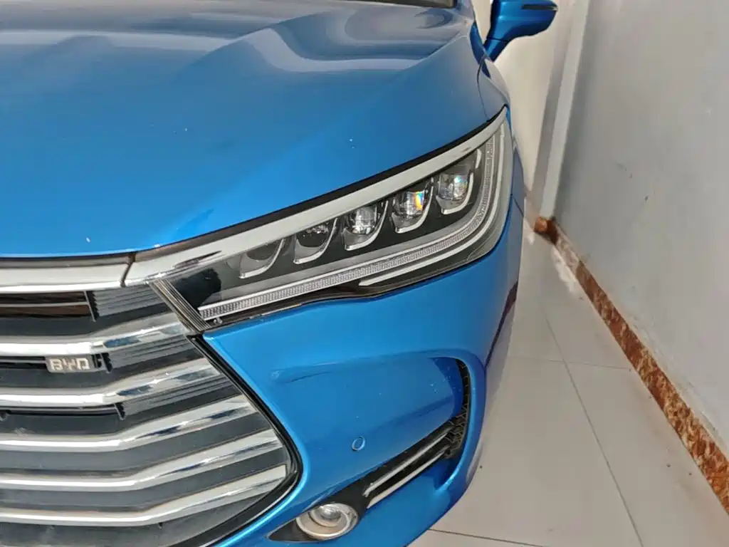 BYD MAX — миниатюра 24
