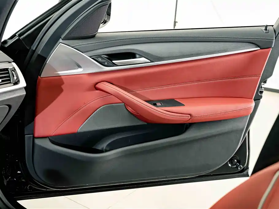 BMW 5 Series — миниатюра 14