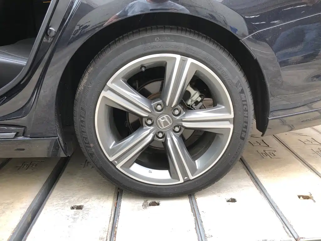 Honda Accord — миниатюра 8