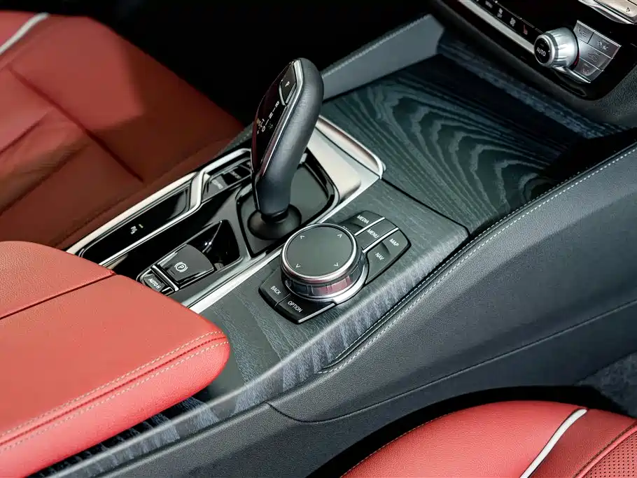BMW 5 Series — миниатюра 17