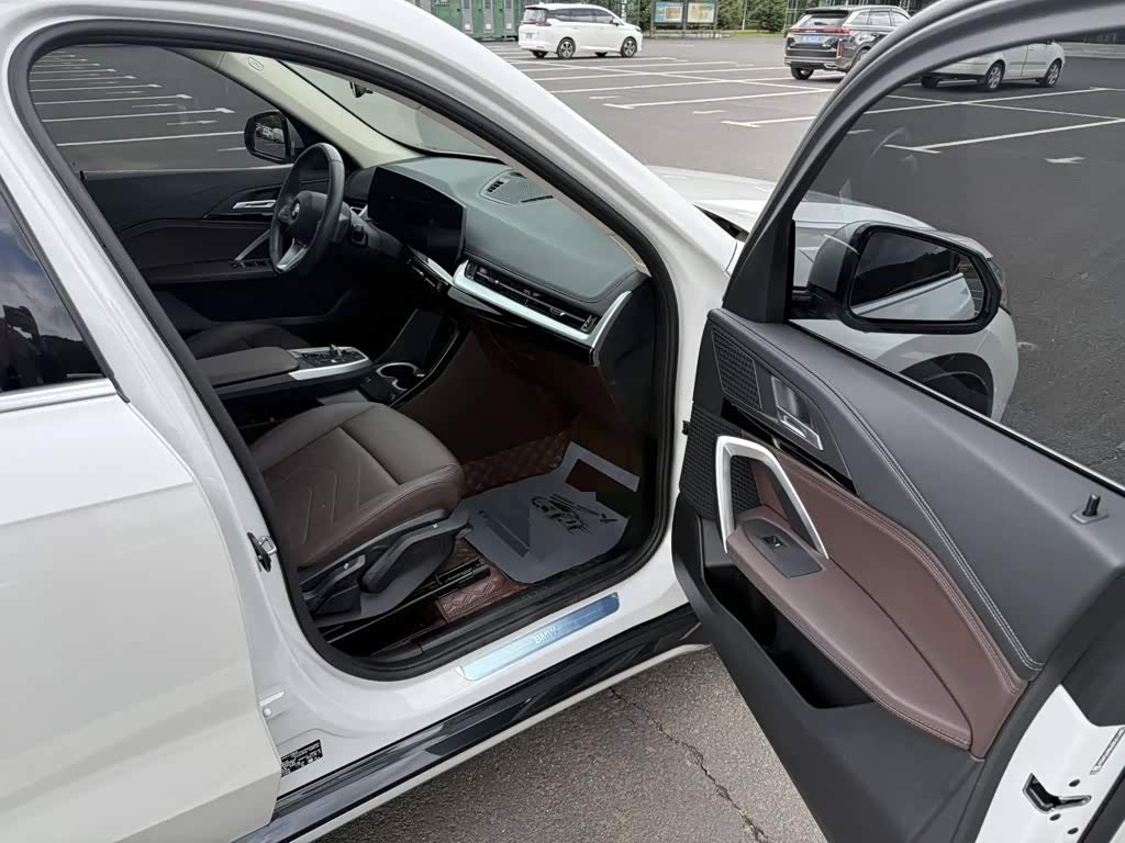 BMW X1 1.5 л 2023 г. Белый, пробег 27000 км