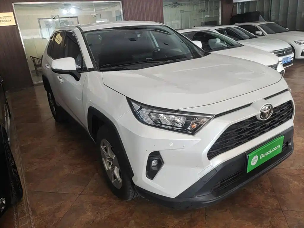 Toyota RAV4 — миниатюра 4