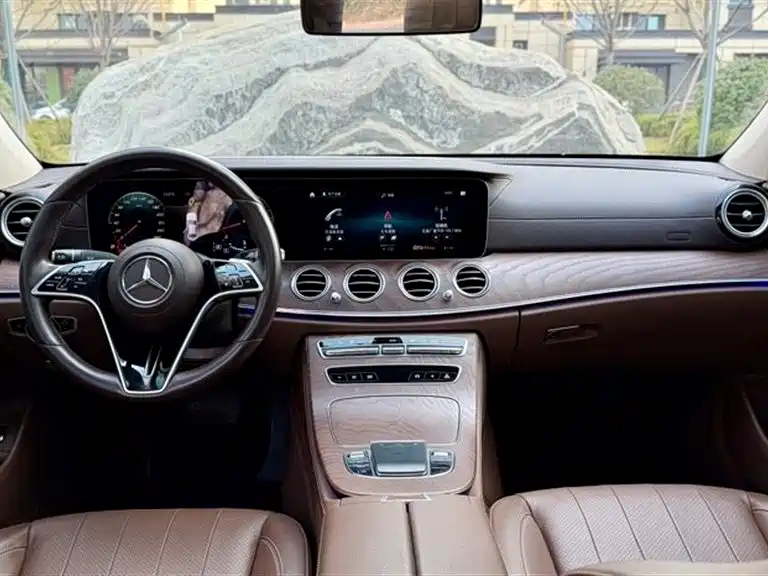 Mercedes-Benz E-Class E 2023 E 300 L Fashion