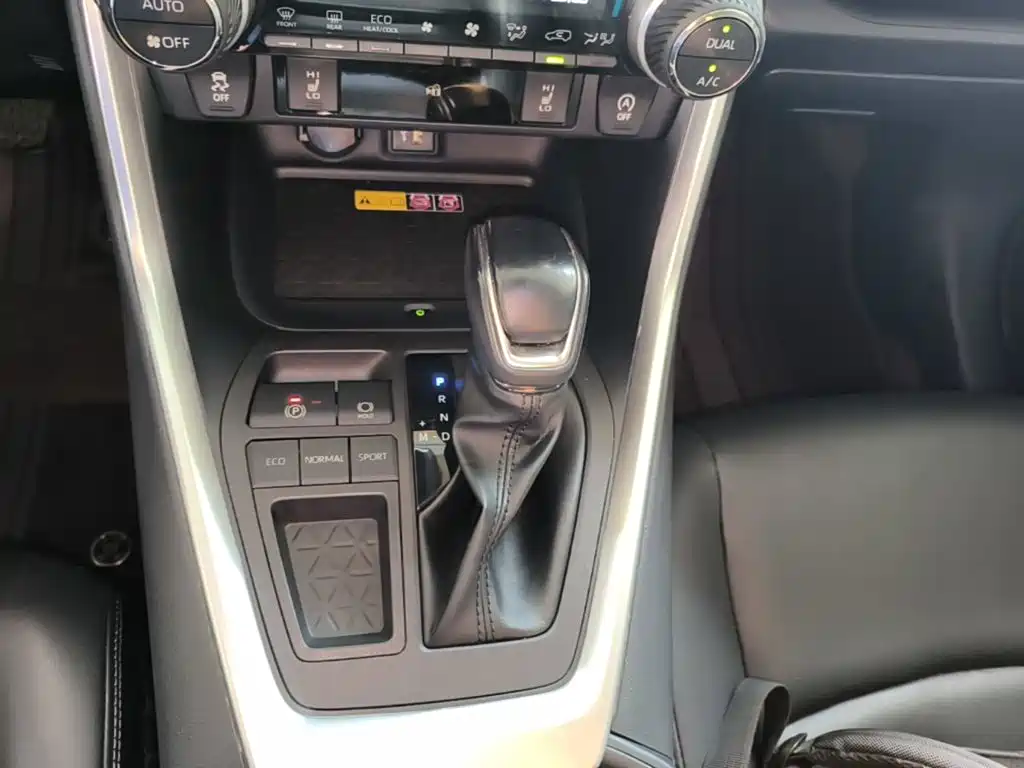 Toyota RAV4 — миниатюра 14