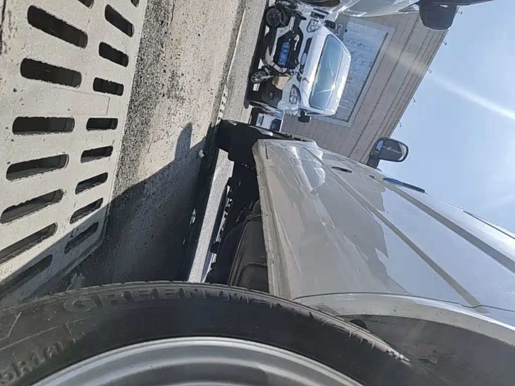 JMC Tesla — миниатюра 22