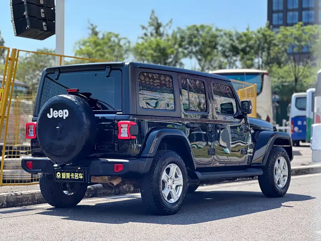 Jeep Wrangler — миниатюра 5