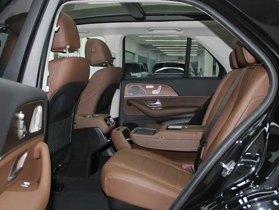 Mercedes-Benz GLE (Import) — миниатюра 8