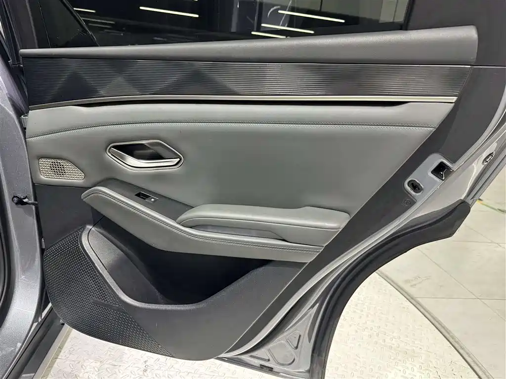 BYD Qin L — миниатюра 24