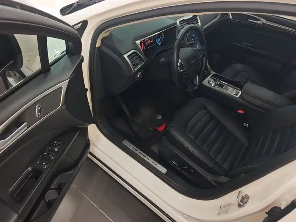 Ford Mondeo — миниатюра 16