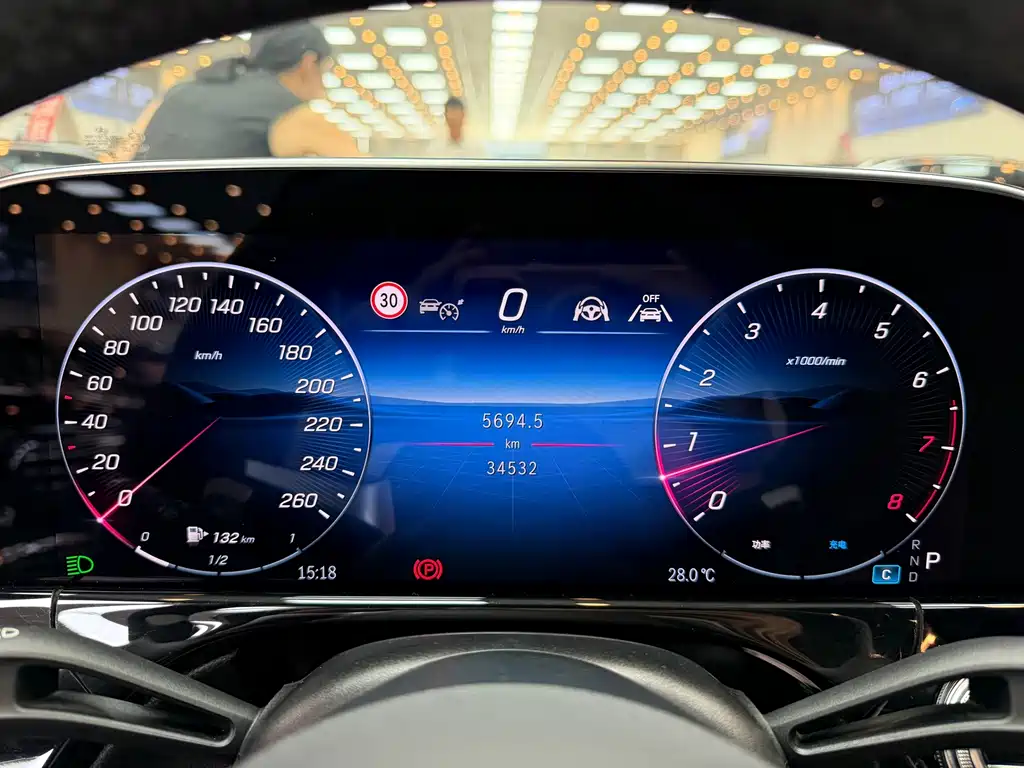 Mercedes-Benz E-Class — миниатюра 7