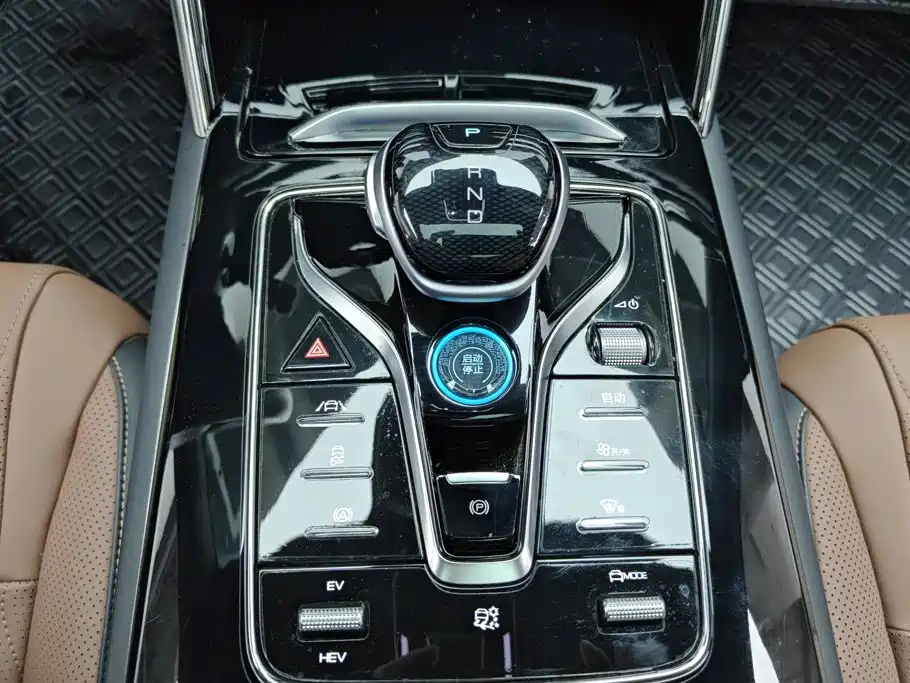BYD Tang New Energy — миниатюра 16