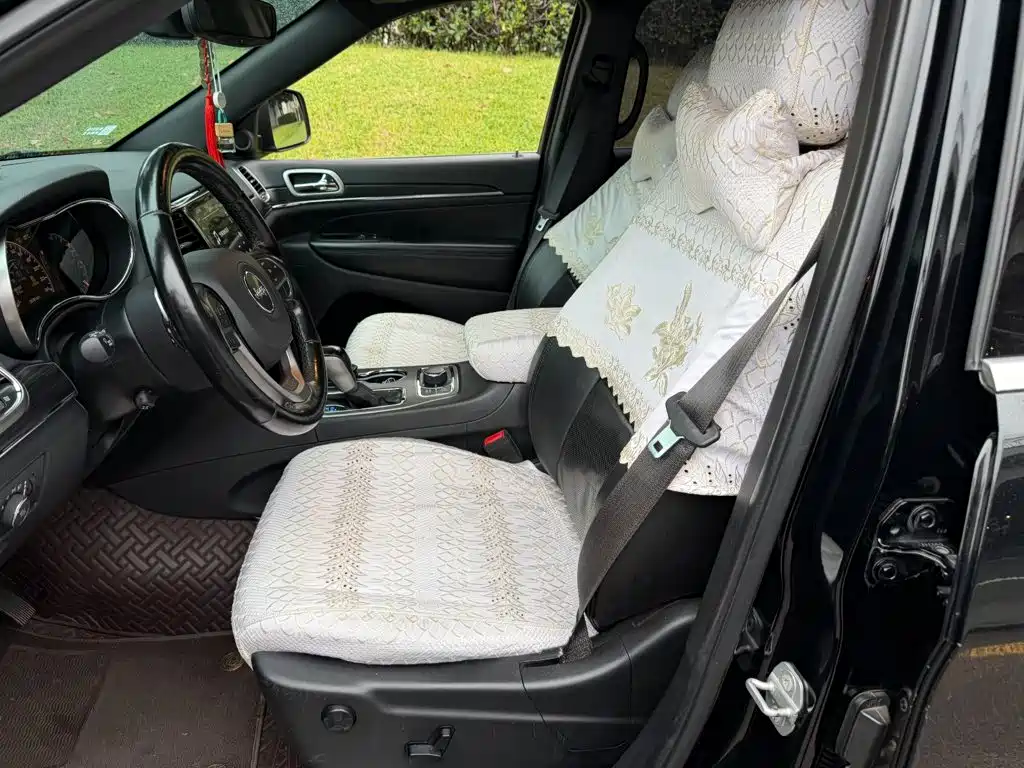 Jeep Grand Cherokee (Import) — миниатюра 8