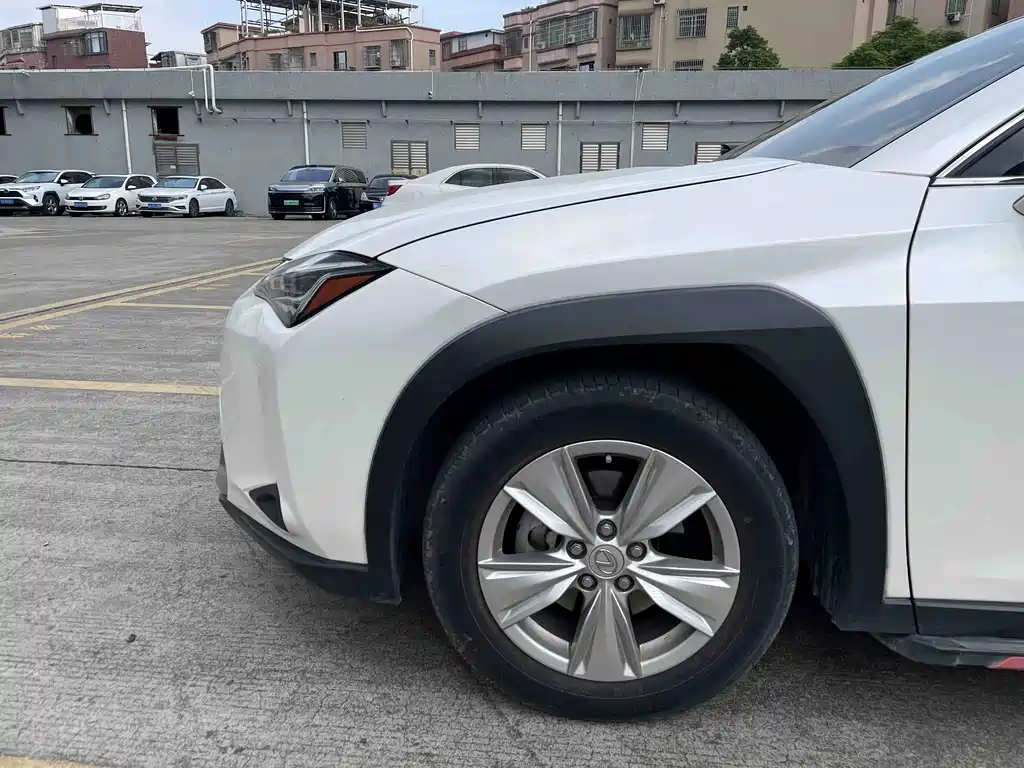 Lexus UX — миниатюра 16