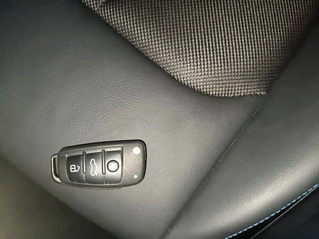 Audi Q2L e-tron — миниатюра 9