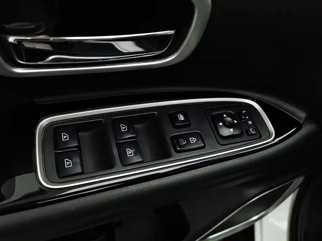 Mitsubishi Outlander — миниатюра 9